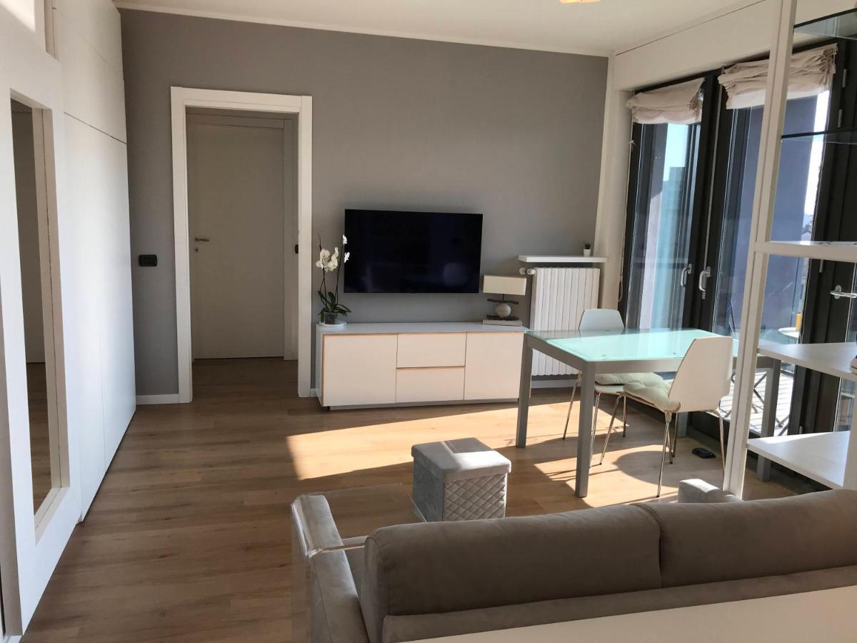 Fiera Milanocity View With Terrace Next To Shopping Mall Apartamento Exterior foto